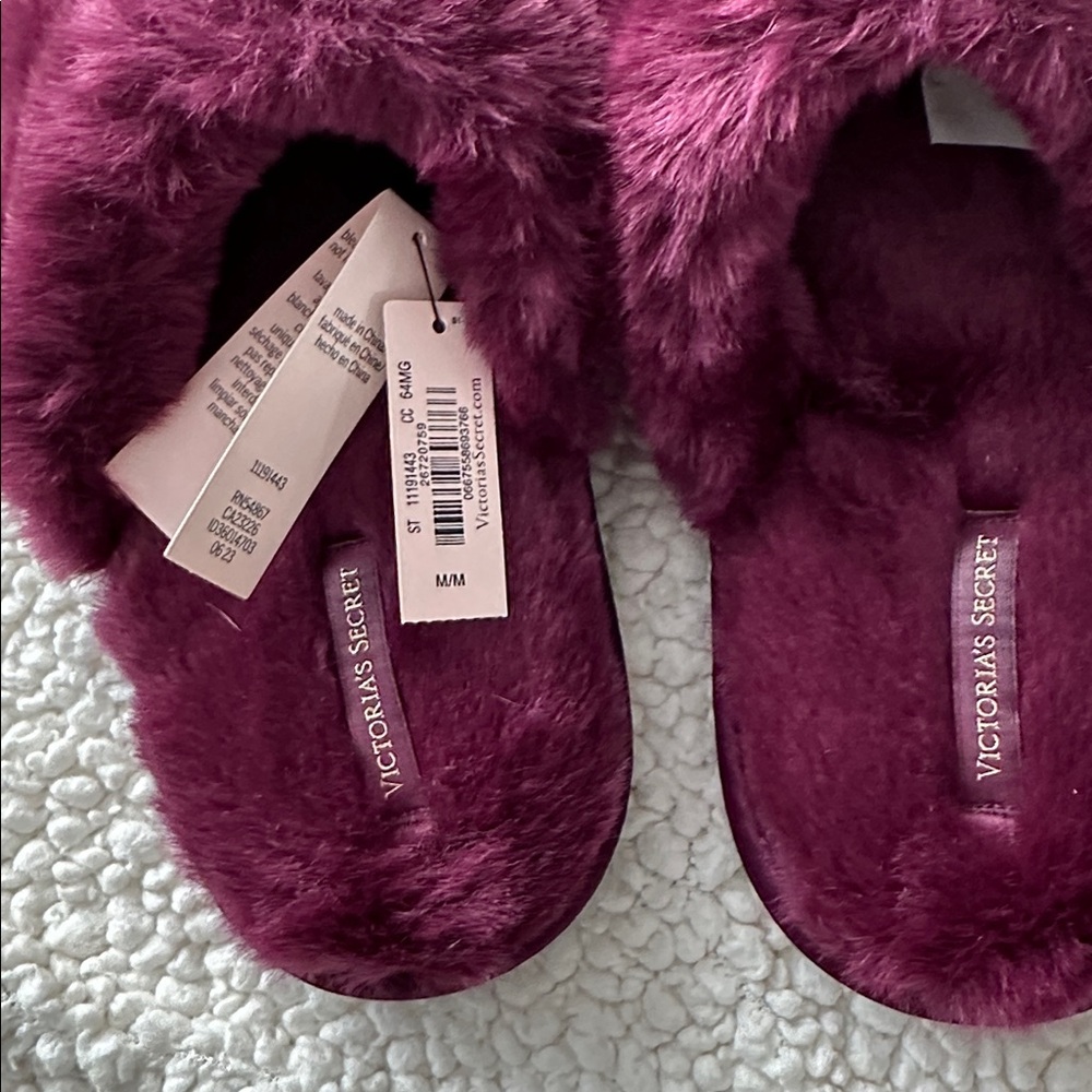 Victorias Secret Slippers Burgundy/Plum Size M NWT - Picture 2 of 3